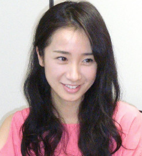 映美くららは元宝塚月組トップでかわいい 若い頃の画像や髪型など ひげねこトレンド通信